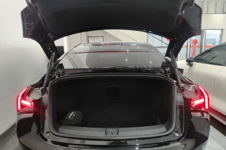 Used NETA S 2024 Range-Extended 1060 Lite Edition Trunk