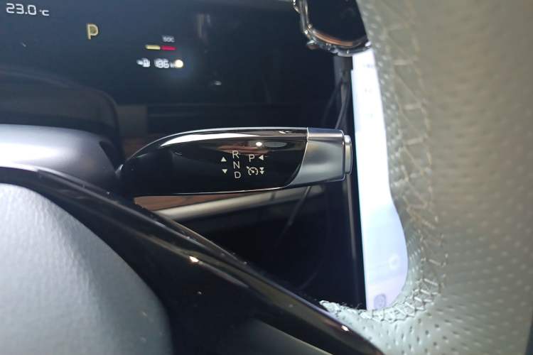 Used NETA S 2024 Pure Electric 520km Rear-Drive AR-HUD Version Gear Lever