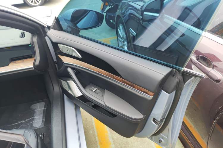 Used NETA S 2024 Pure Electric 520km Rear-Drive Lite Version Interior 5