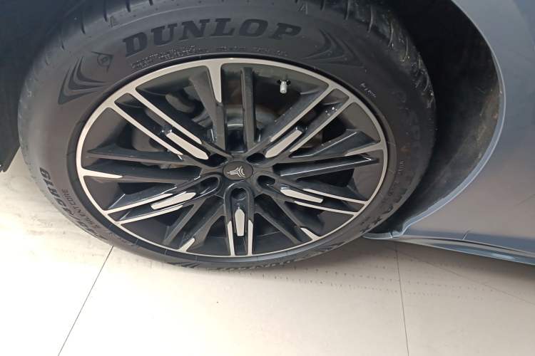Used NETA S 2024 Pure Electric 520km Rear-Drive AR-HUD Version Left Front Wheel Hub