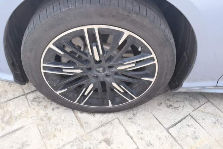 Used NETA S 2024 Range-Extended 1060 Lite Edition Left Front Wheel Hub