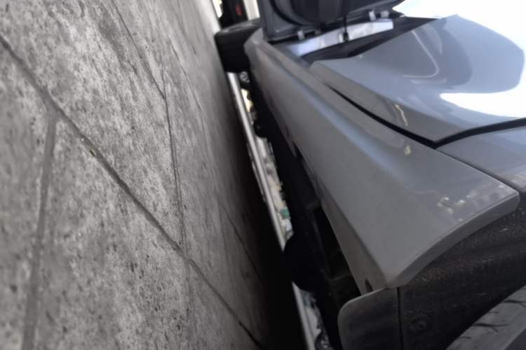 Used NETA S 2024 Range-Extended 1060 Lite Edition Left Side Sill