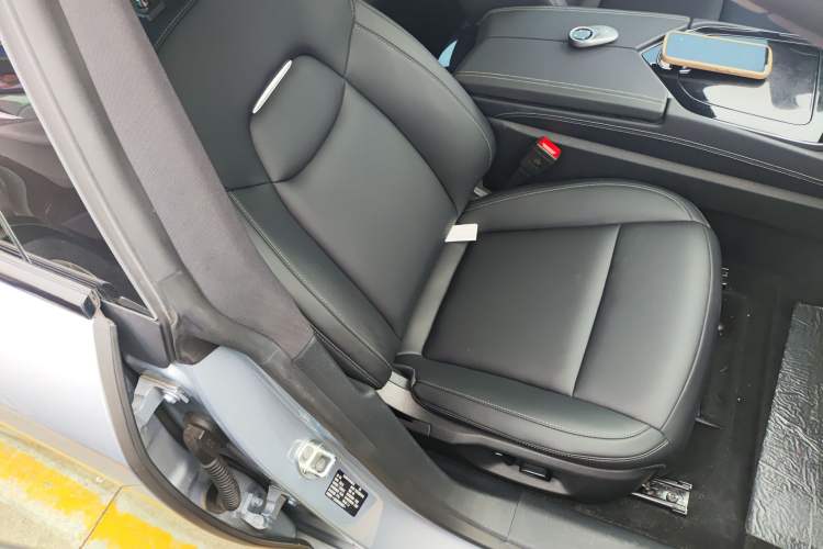 Used NETA S 2024 Pure Electric 520km Rear-Drive Lite Version Right Front Seat