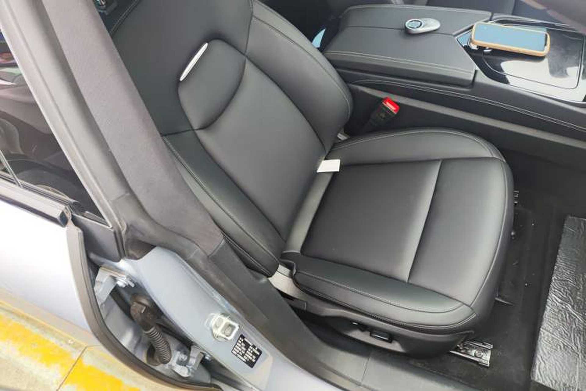 Used NETA S 2024 Pure Electric 520km Rear-Drive Lite Version Right Front Seat