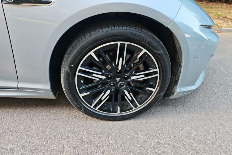 Used NETA S 2024 Range-Extended 1160 Edition Right Front Wheel Hub