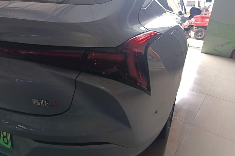 Used NETA S 2024 Pure Electric 520km Rear-Drive AR-HUD Version Right Rear Taillight