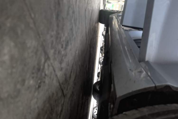 Used NETA S 2024 Range-Extended 1060 Lite Edition Right Side Sill
