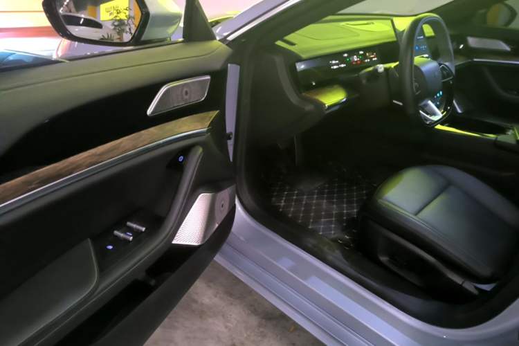 Used NETA S 2024 Range-Extended 1060 Lite Edition Driver Seat