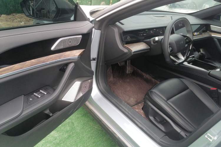 Used NETA S 2024 Pure Electric 520km Rear-Drive Lite Version Driver Seat