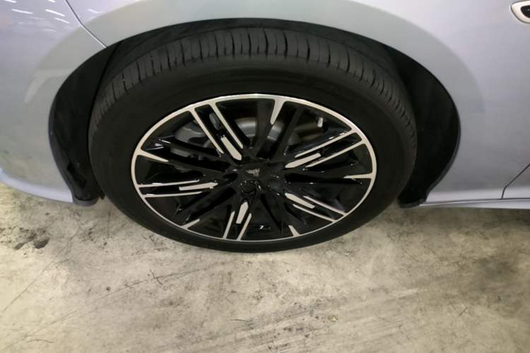 Used NETA S 2024 Range-Extended 1060 Lite Edition Left Front Wheel Hub