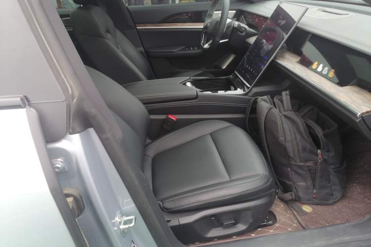 Used NETA S 2024 Pure Electric 520km Rear-Drive Lite Version Right Front Seat