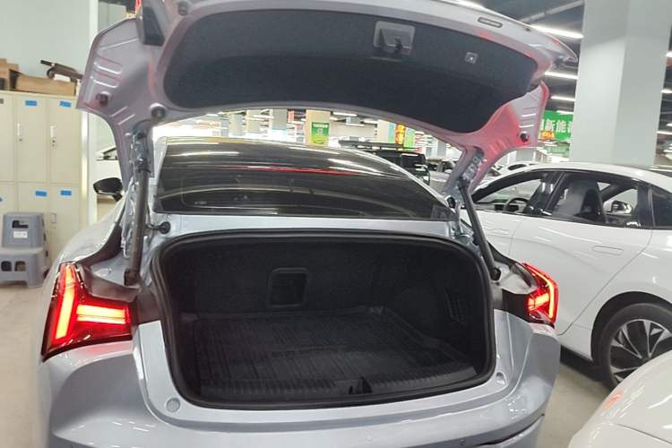 Used NETA S 2024 Pure Electric 520km Rear-Drive Lite Version Trunk