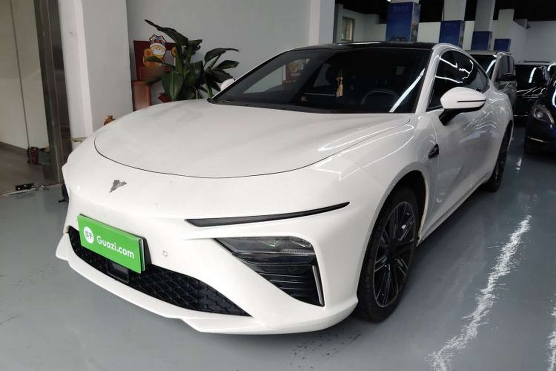 Used NETA S 2024 Pure Electric 520km Rear-Drive Lite Version Front Left 45 Deg
