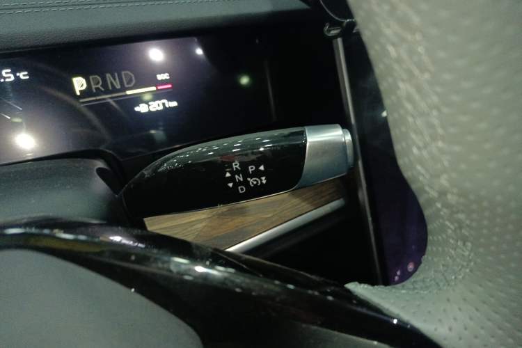 Used NETA S 2024 Pure Electric 520km Rear-Drive Lite Version Gear Lever