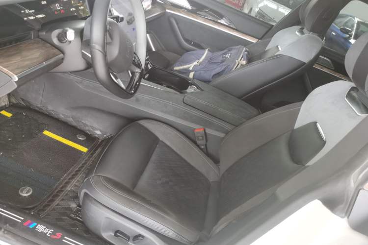 Used NETA S 2024 Extended-Range 1060 Edition Left Front Seat