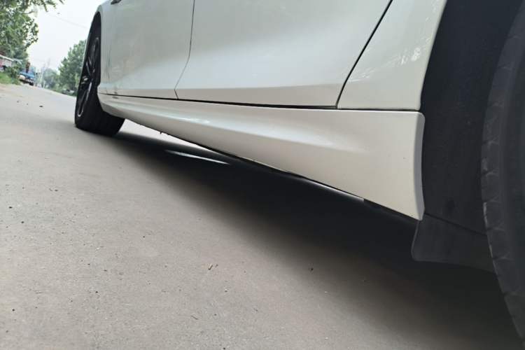 Used NETA S 2024 Pure Electric 520km Rear-Drive Lite Version Left Side Sill