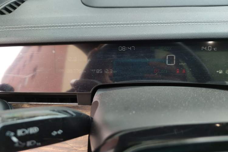 Used NETA S 2024 Revised Version Range-Extended 1160 AR-HUD Edition Odometer Close Up