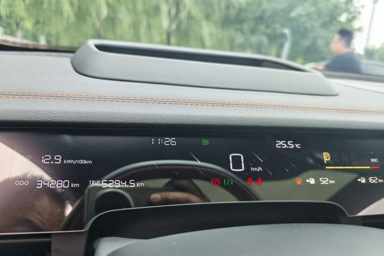 Used NETA S 2024 Extended-Range 1060 Edition Odometer Close Up