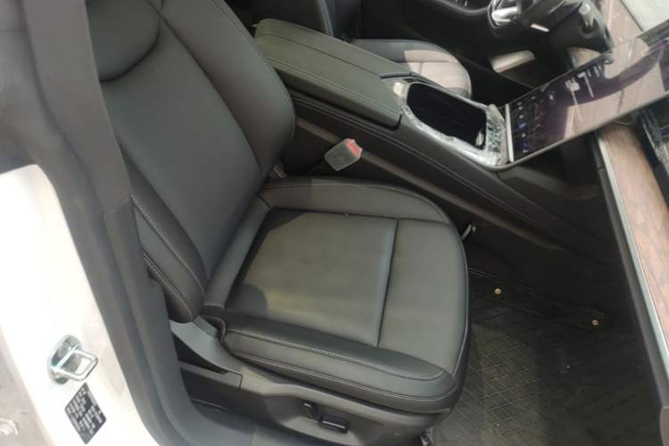 Used NETA S 2024 Pure Electric 520km Rear-Drive Lite Version Right Front Seat