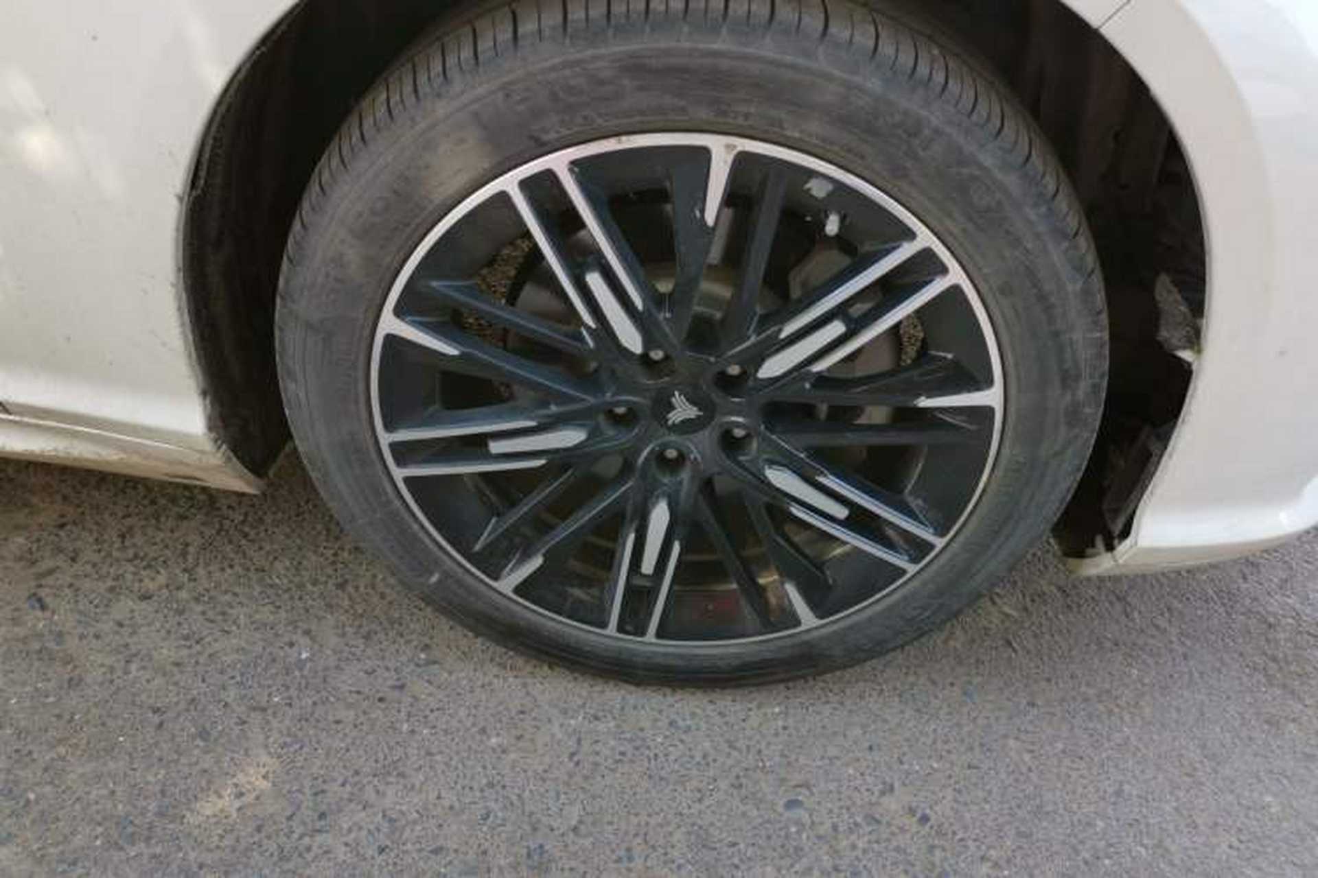 Used NETA S 2024 Revised Version Range-Extended 1060 Lite Edition Right Front Wheel Hub