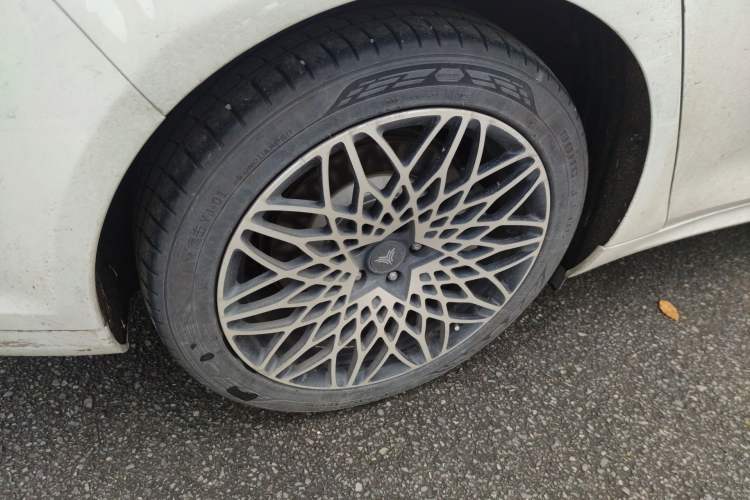 Used NETA S 2024 Revised Version Range-Extended 1160 AR-HUD Edition Right Front Wheel Hub