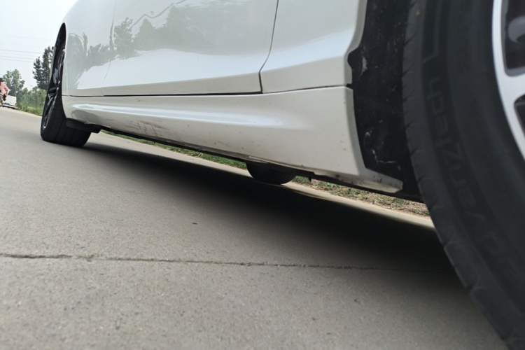 Used NETA S 2024 Pure Electric 520km Rear-Drive Lite Version Right Side Sill