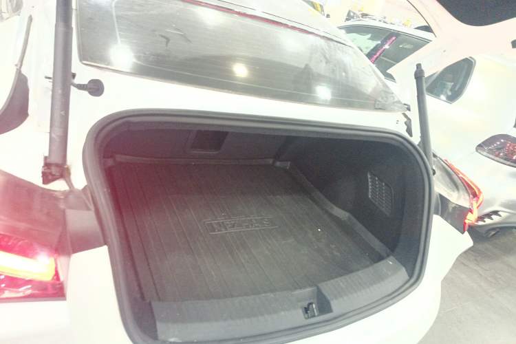 Used NETA S 2024 Pure Electric 520km Rear-Drive Lite Version Trunk