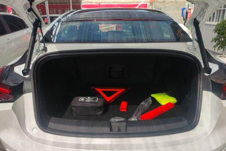 Used NETA S 2024 Pure Electric 520km Rear-Drive Lite Version Trunk