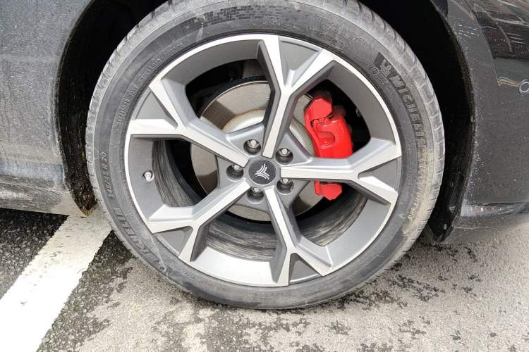 Used NETA S Shooting Brake 2024 Range-Extended 300 Pro Edition Right Front Wheel Hub