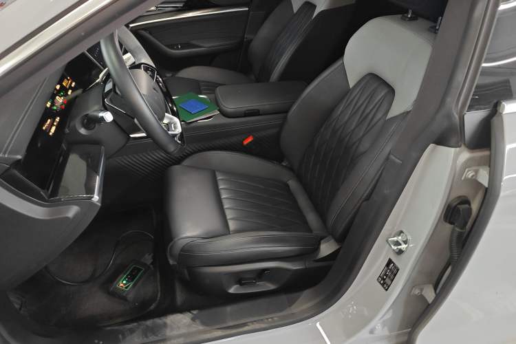 Used NETA S Shooting Brake 2024 Range-Extended 300 Standard Edition Left Front Seat