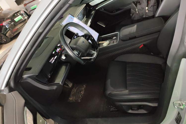 Used NETA S Shooting Brake 2024 Range-Extended 300 Standard Edition Left Front Seat
