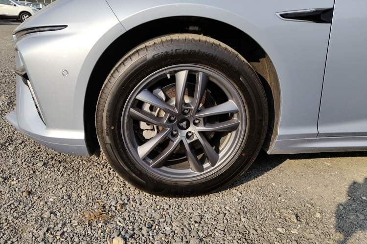 Used NETA S Shooting Brake 2024 Range-Extended 300 Standard Edition Left Front Wheel Hub