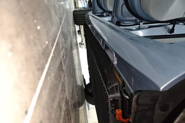 Used NETA S Shooting Brake 2024 Range-Extended 300 Standard Edition Left Side Sill