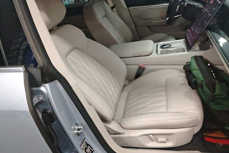 Used NETA S Shooting Brake 2024 Range-Extended 300 Standard Edition Right Front Seat