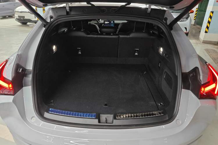 Used NETA S Shooting Brake 2024 Range-Extended 300 Standard Edition Trunk