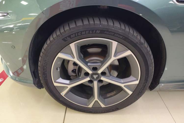 Used NETA S Shooting Brake 2024 Range-Extended 300 Pro Edition Left Front Wheel Hub