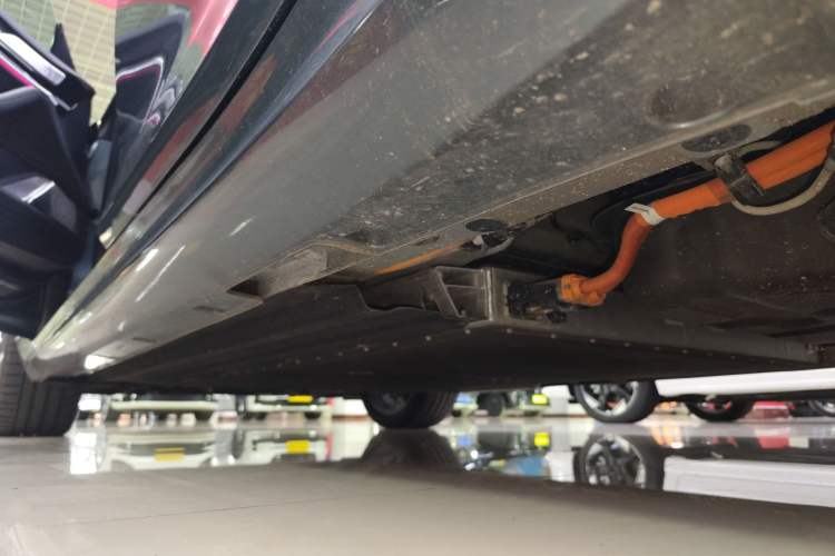 Used NETA S Shooting Brake 2024 Range-Extended 300 Pro Edition Left Side Sill