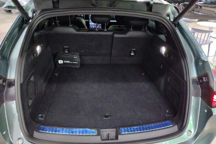 Used NETA S Shooting Brake 2024 Range-Extended 300 Standard Edition Trunk