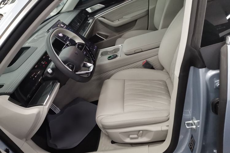 Used NETA S Shooting Brake 2024 Range-Extended 300 Standard Edition Left Front Seat
