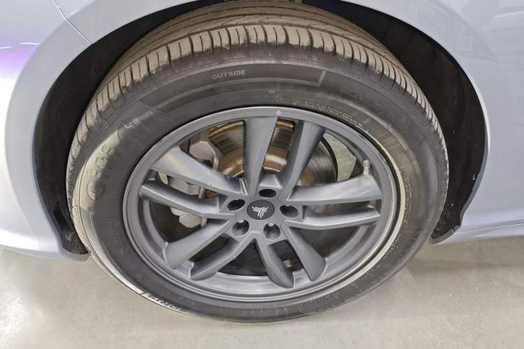Used NETA S Shooting Brake 2024 Range-Extended 300 Standard Edition Left Front Wheel Hub