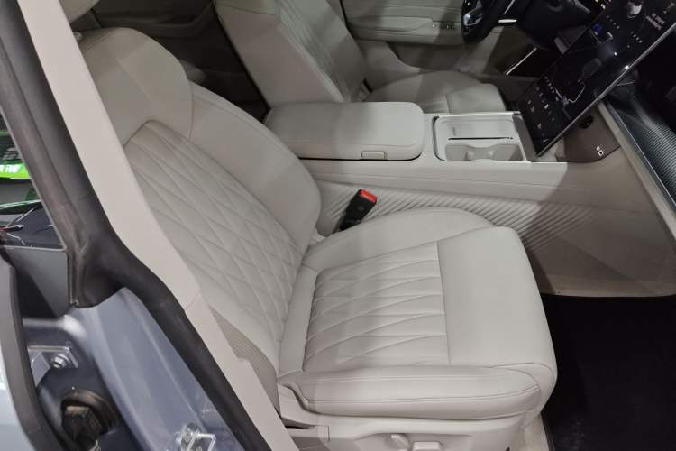 Used NETA S Shooting Brake 2024 Range-Extended 300 Standard Edition Right Front Seat