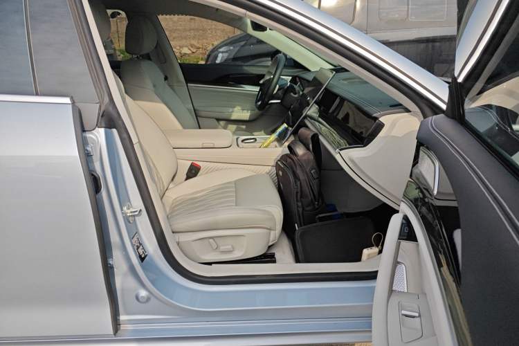 Used NETA S Shooting Brake 2024 Range-Extended 300 Standard Edition Right Front Seat