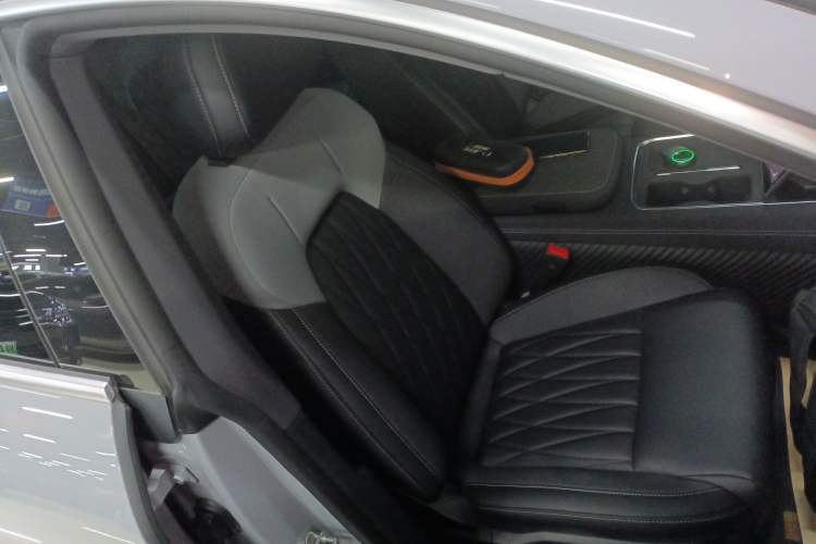 Used NETA S Shooting Brake 2024 Range-Extended 300 Standard Edition Right Front Seat