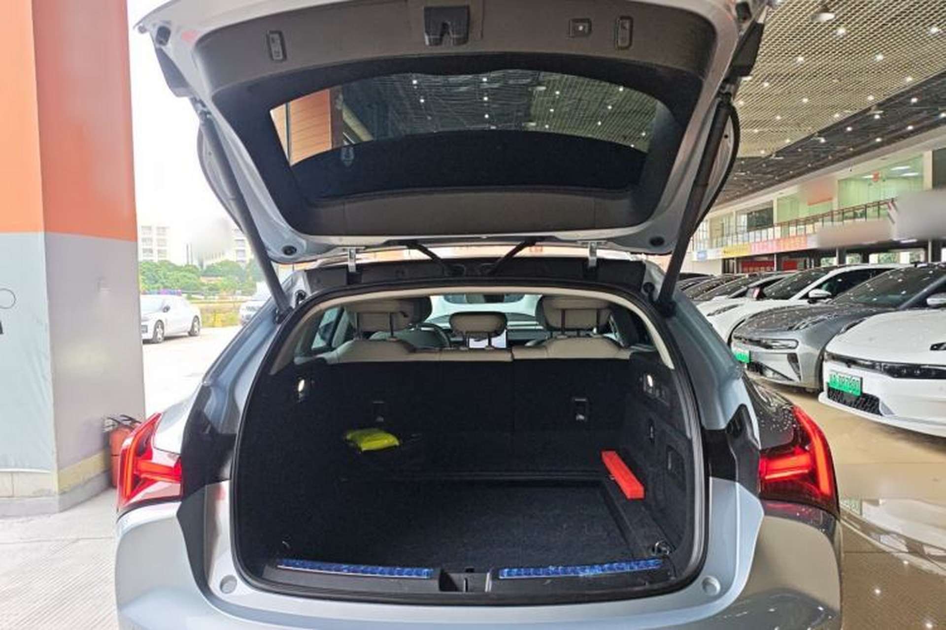 Used NETA S Shooting Brake 2024 Range-Extended 300 Standard Edition Trunk