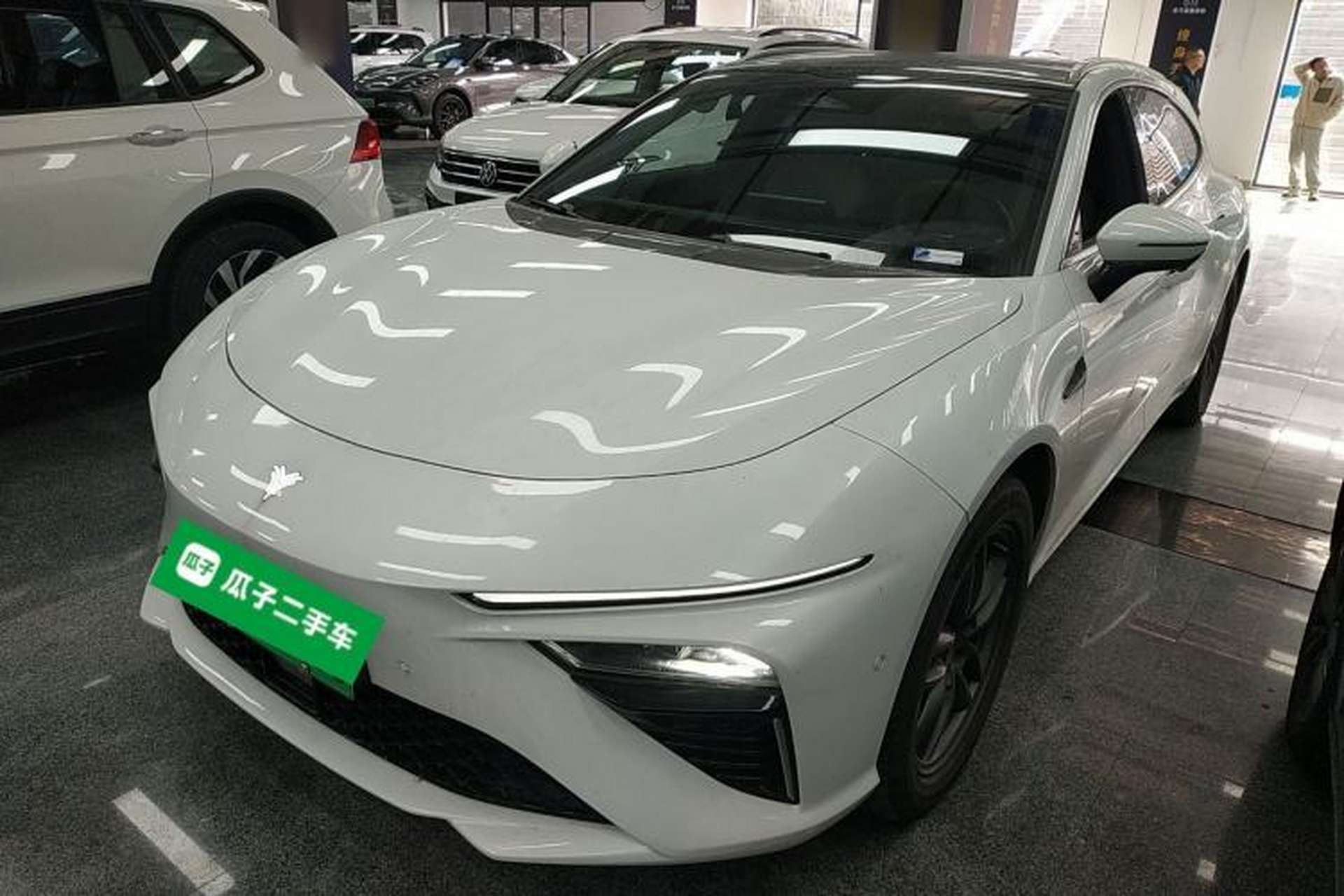 Used NETA S Shooting Brake 2024 Range-Extended 300 Standard Edition Front Left 45 Deg