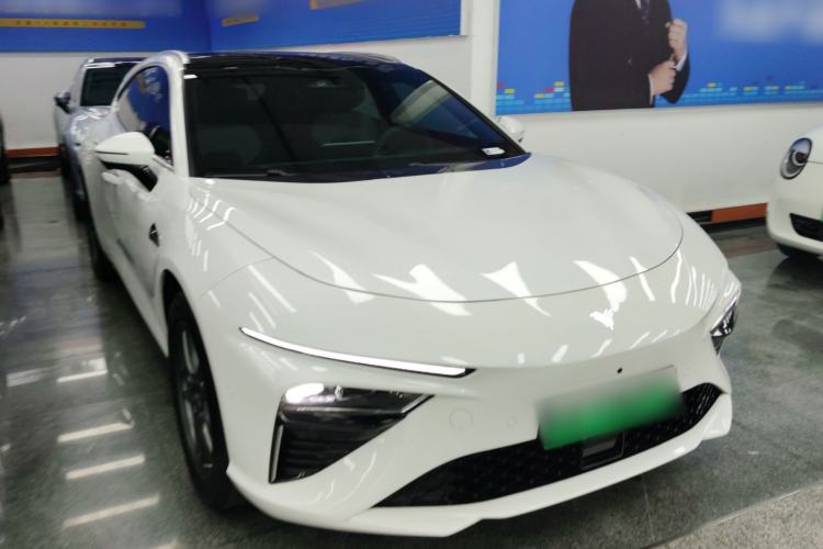 Used NETA S Shooting Brake 2024 Range-Extended 300 Standard Edition Front Right 45 Deg