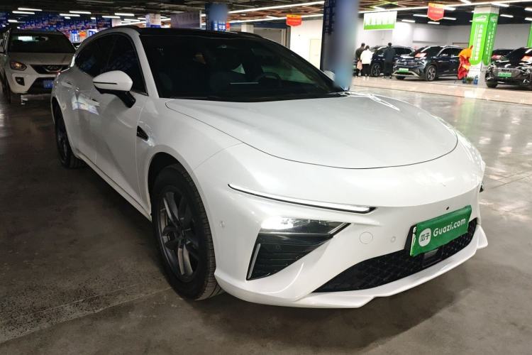 Used NETA S Shooting Brake 2024 Range-Extended 300 Standard Edition Front Right 45 Deg