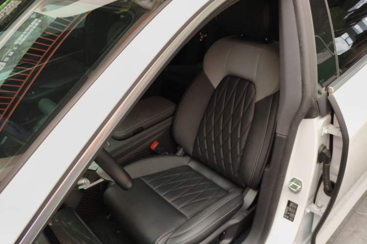 Used NETA S Shooting Brake 2024 Range-Extended 300 Standard Edition Left Front Seat