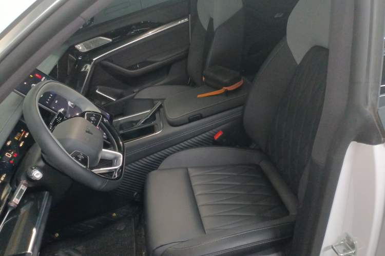Used NETA S Shooting Brake 2024 Range-Extended 300 Standard Edition Left Front Seat