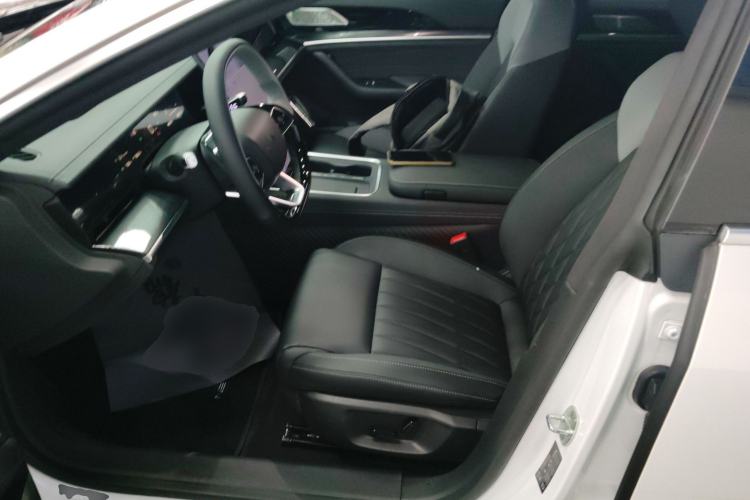 Used NETA S Shooting Brake 2024 Range-Extended 300 Standard Edition Left Front Seat